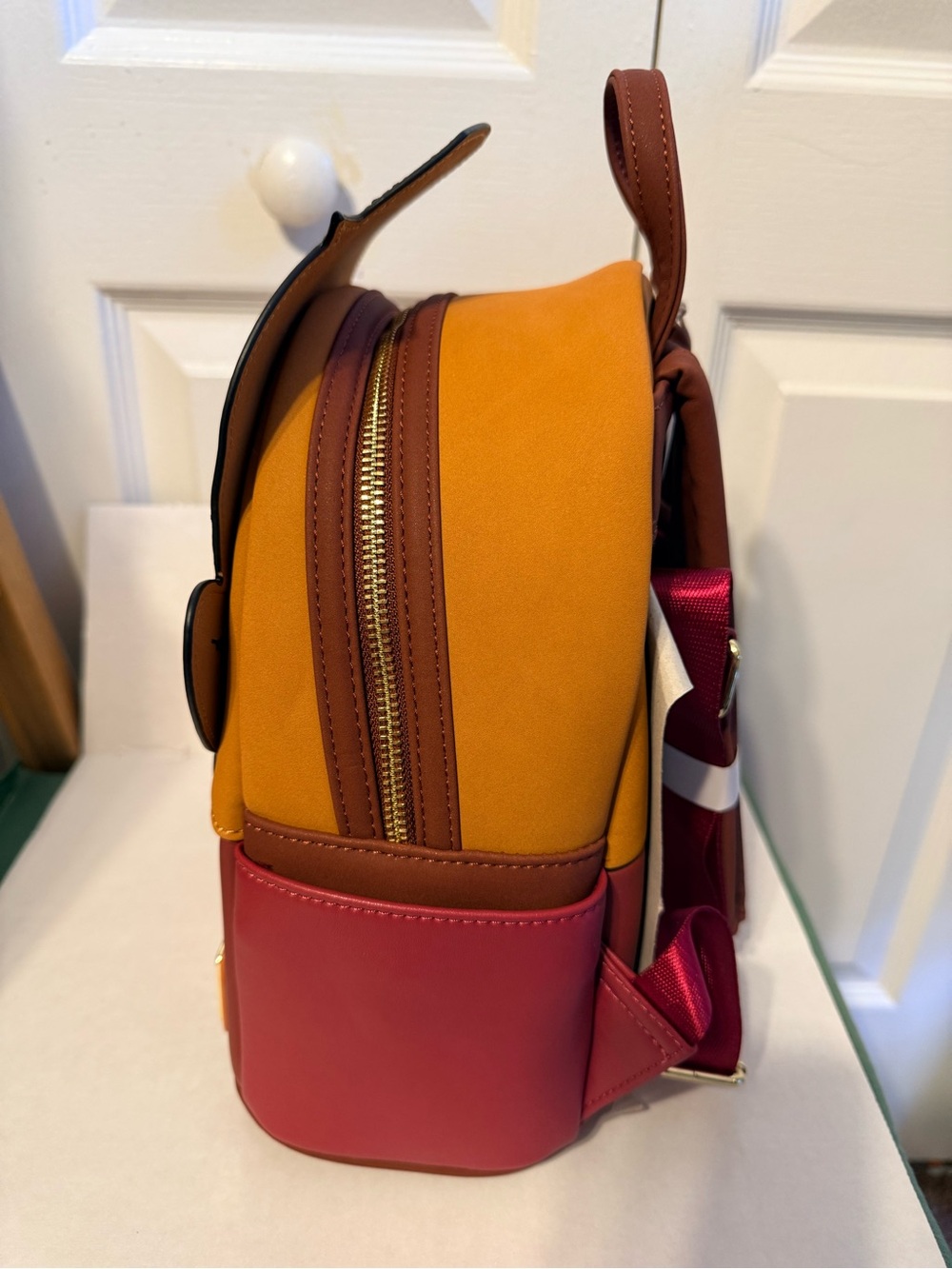 Loungefly Disney Aladdin 30th Anniversary Abu backpack - Picture 2 of 9